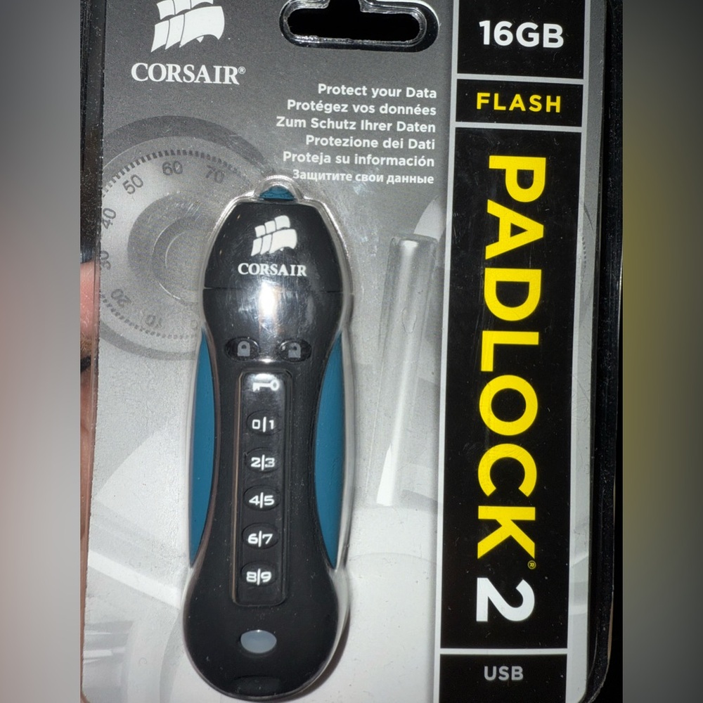 Corsair 16 gb USB